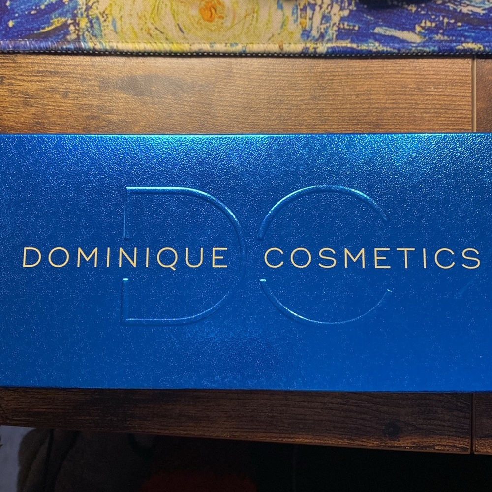 Dominque Cosmetics Palette in Rustic Glam - Picture 2 of 5